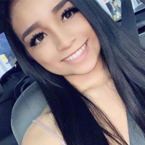 Meet your Posher, Kendra